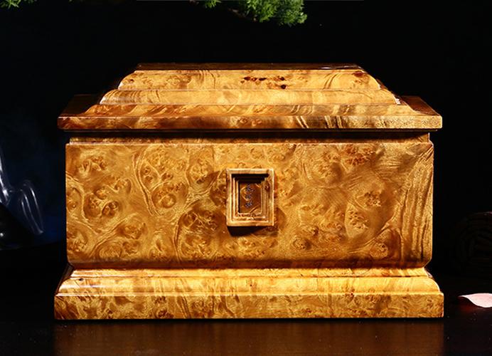 北京八宝山哪里可以买到骨灰盒骨灰盒用木质的好还是石质的好